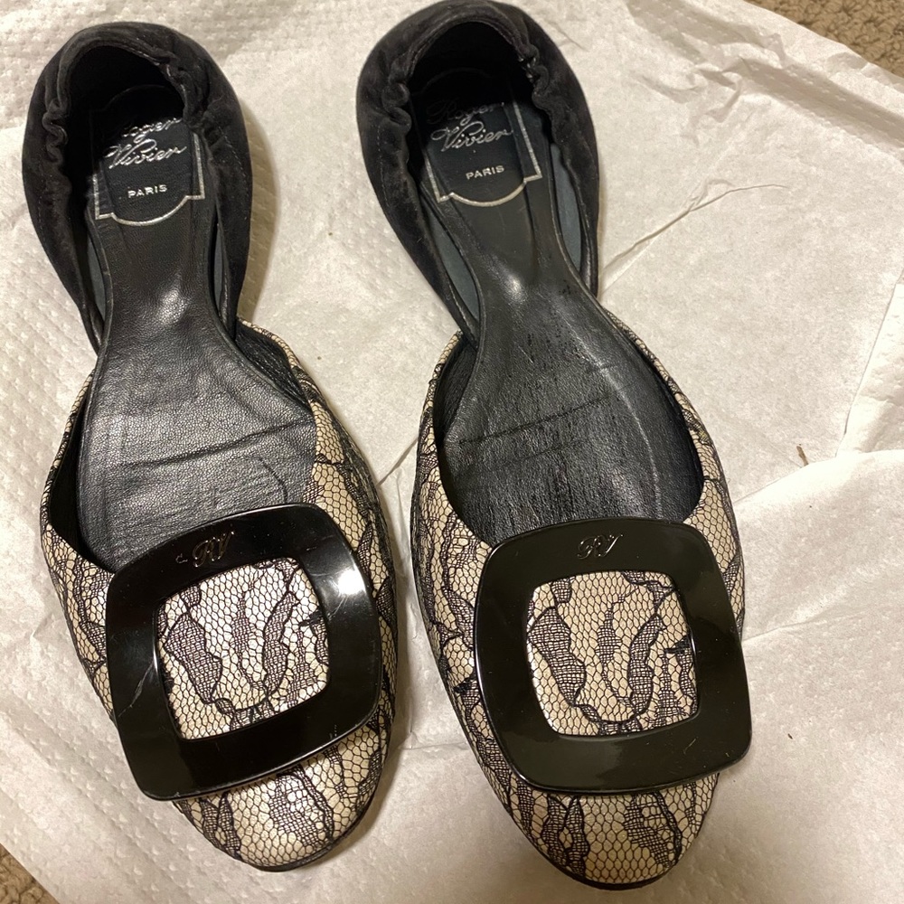 Roger Vivier classic flat